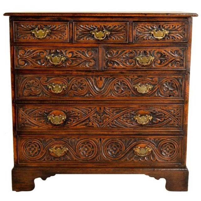 Geo_III_later-carved_oak_chest_c1760_01a