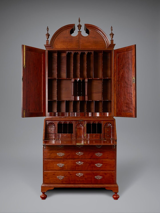 mahogany_desk_&_bookcase_by_Christopher_Townsend_c1745–50_01a